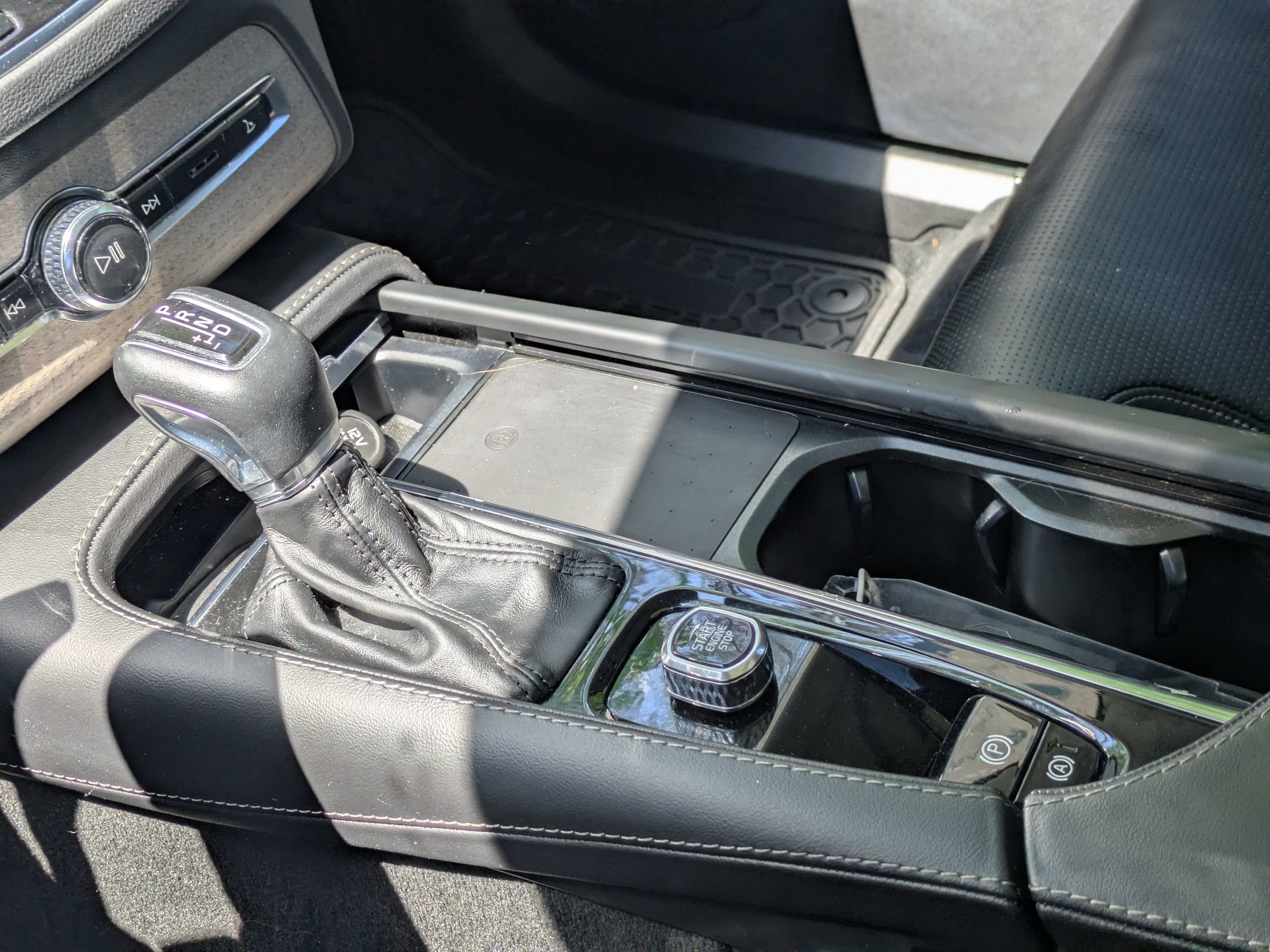 Used 2022 Volvo XC90 T6 Inscription w/ Advanced Package AWD/4WD image 23