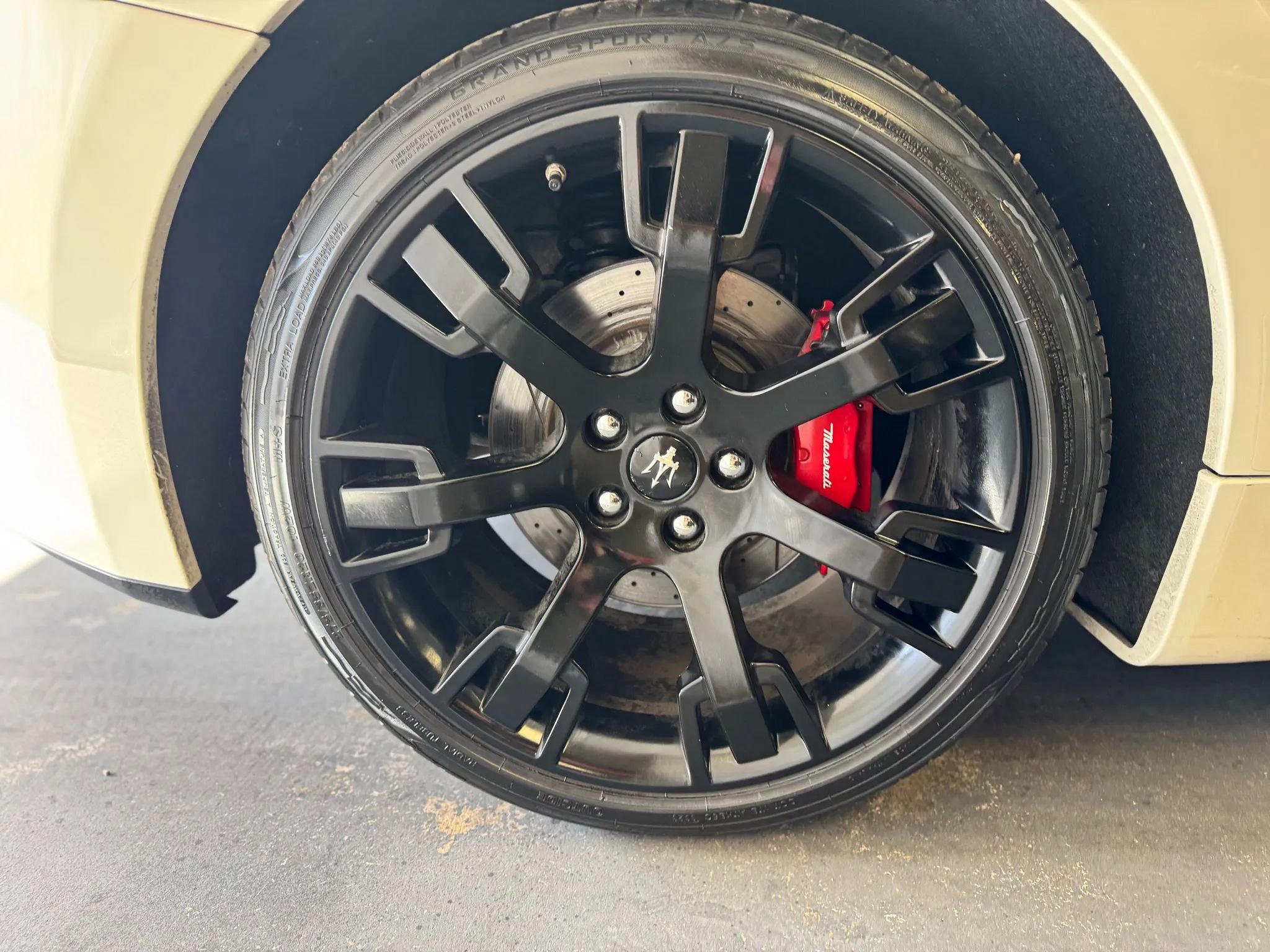 Used 2014 Maserati GranTurismo MC image 12