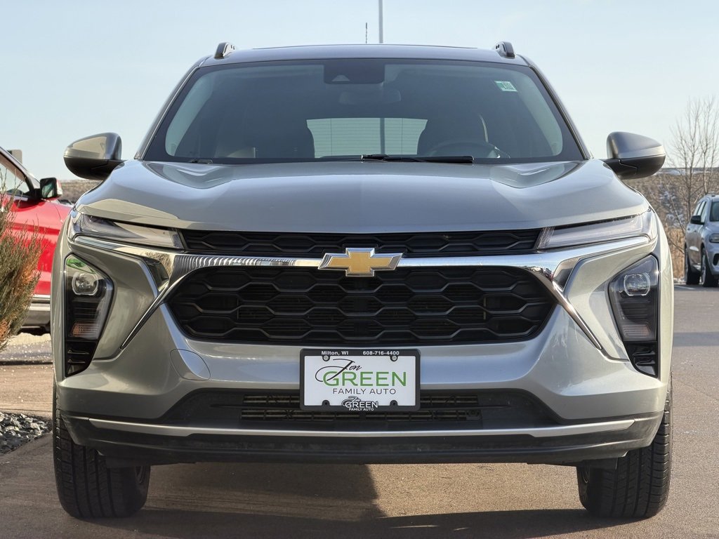 Used 2024 Chevrolet Trax LT w/ Sunroof Package image 6