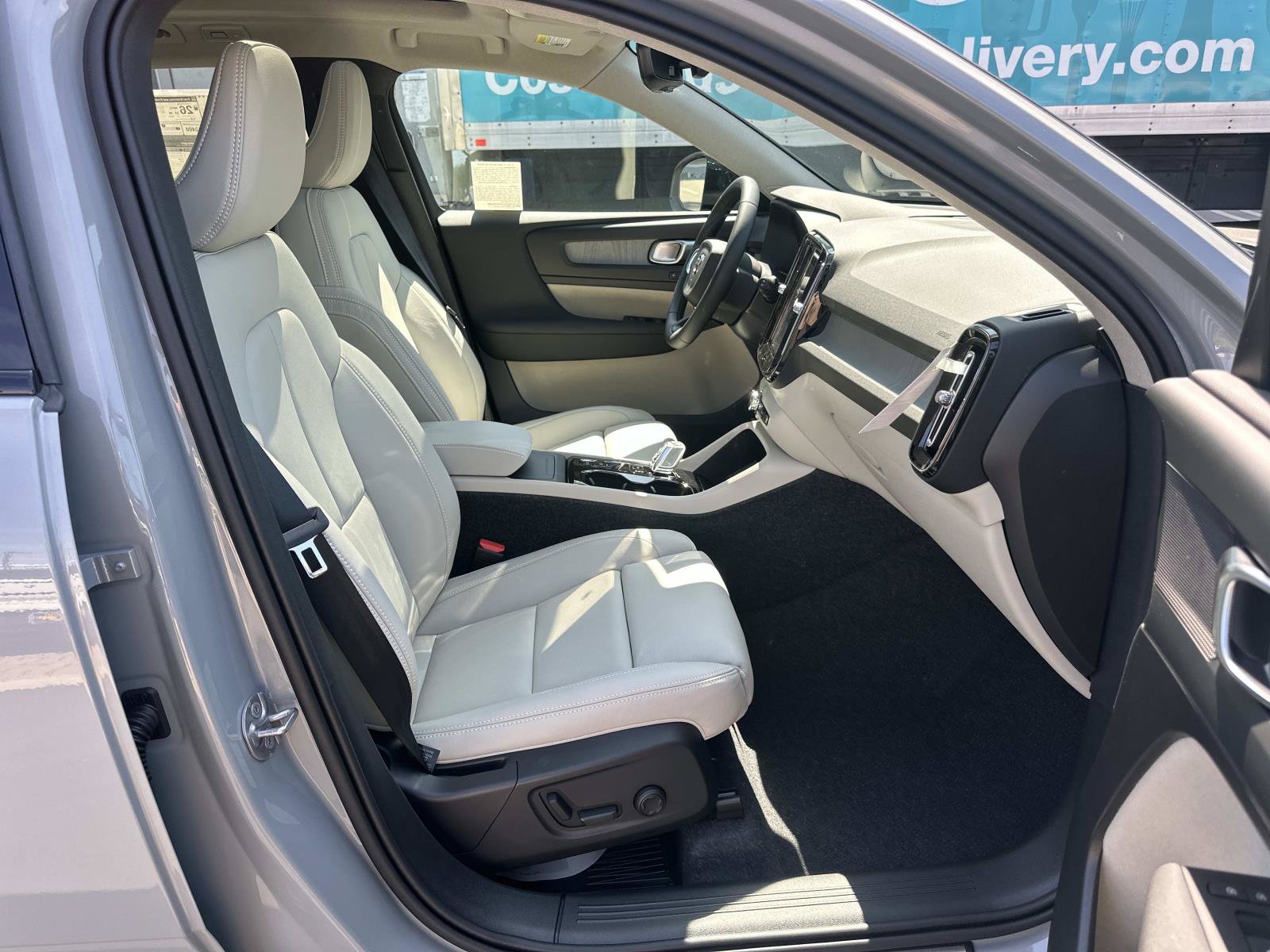 New 2026 Volvo XC40 B5 Plus w/ Protection Package Premier AWD/4WD image 20