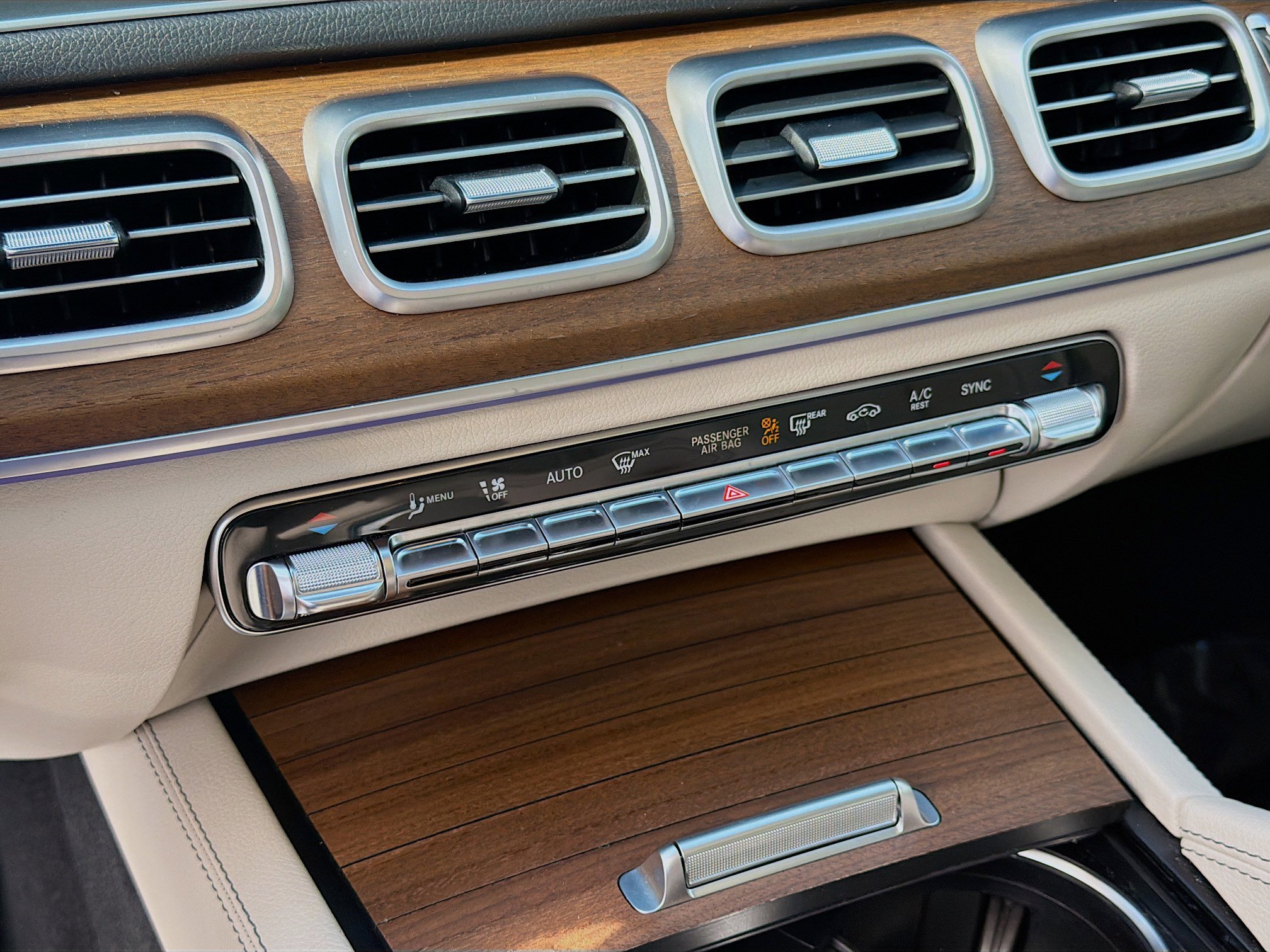 Used 2024 Mercedes-Benz GLE 450 4MATIC image 15