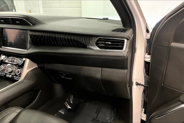Used 2024 GMC Yukon XL Denali AWD/4WD image 19
