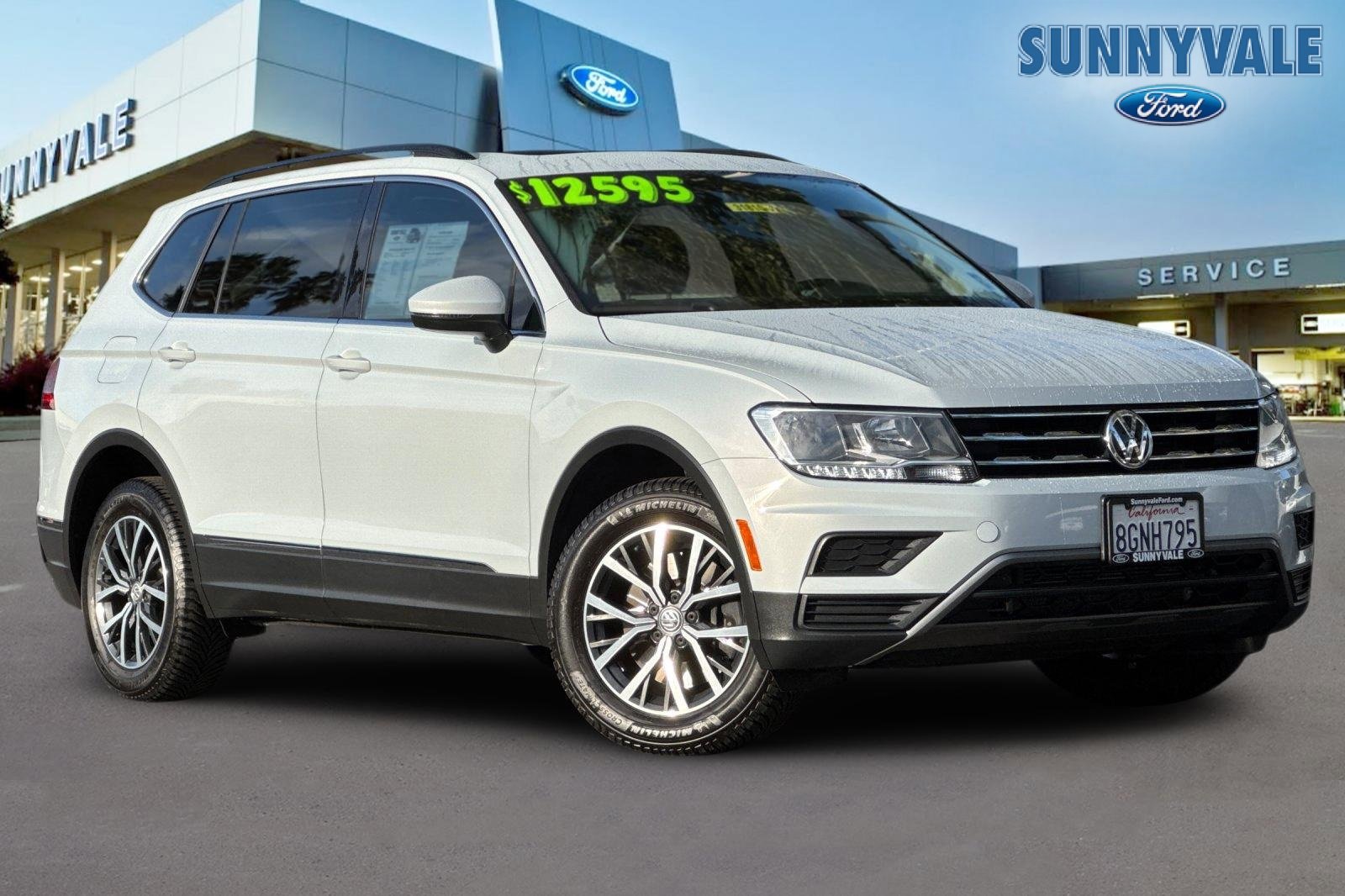 Used 2018 Volkswagen Tiguan SE w/ Panoramic Sunroof Package