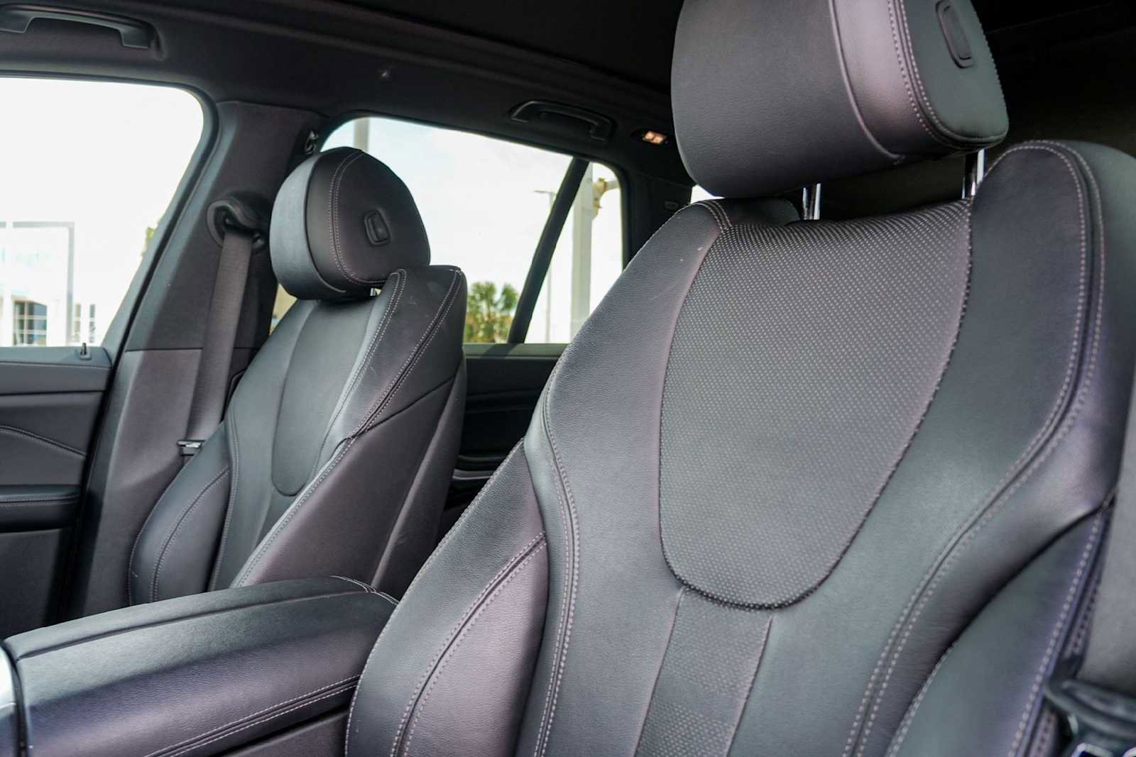 Used 2022 BMW X5 xDrive40i w/ Premium Package image 11