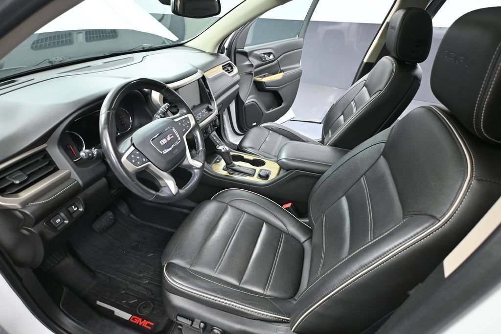 Used 2018 GMC Acadia Denali w/ Technology Package AWD/4WD image 17