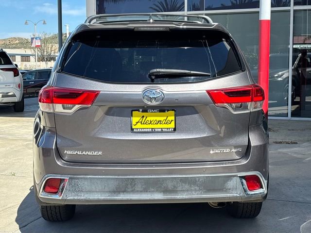Used 2017 Toyota Highlander Limited Platinum w/ Carpet Mat Package image 4