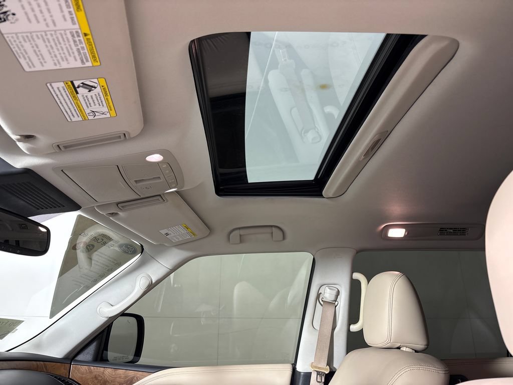 Used 2021 Nissan Armada SL w/ Captain's Chairs Package RWD image 35