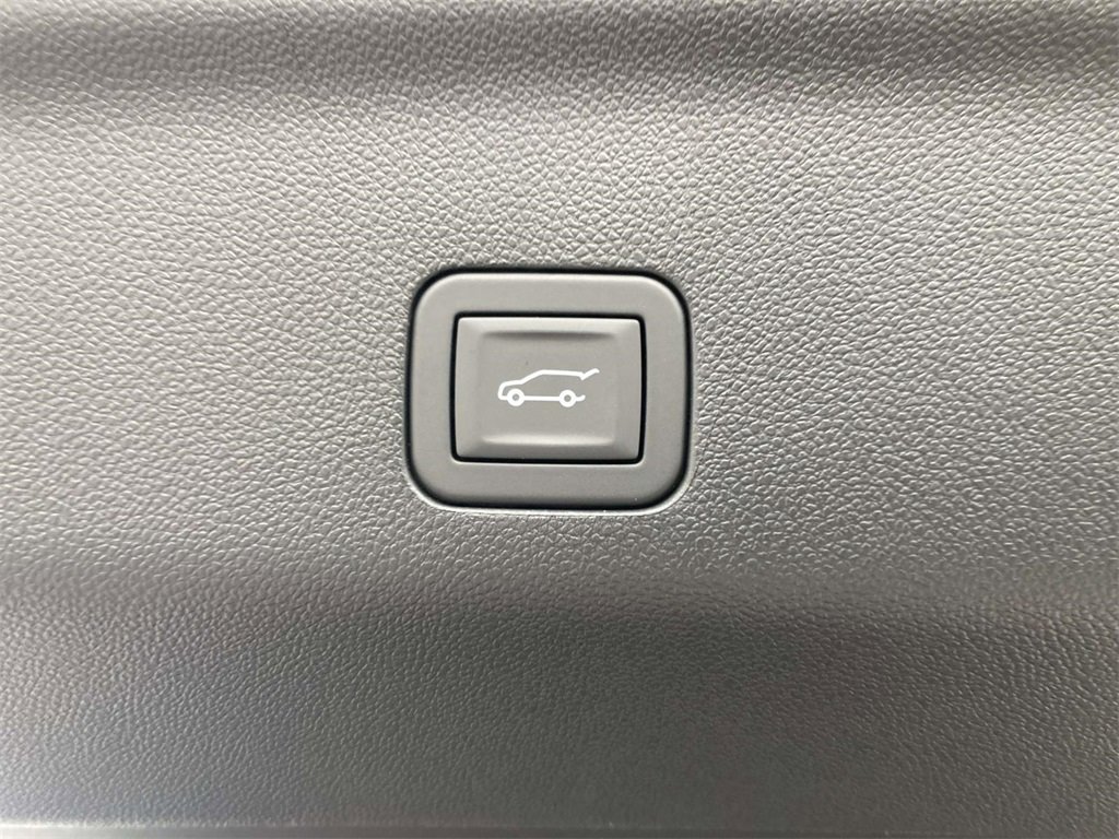 New 2026 GMC Yukon Elevation image 12