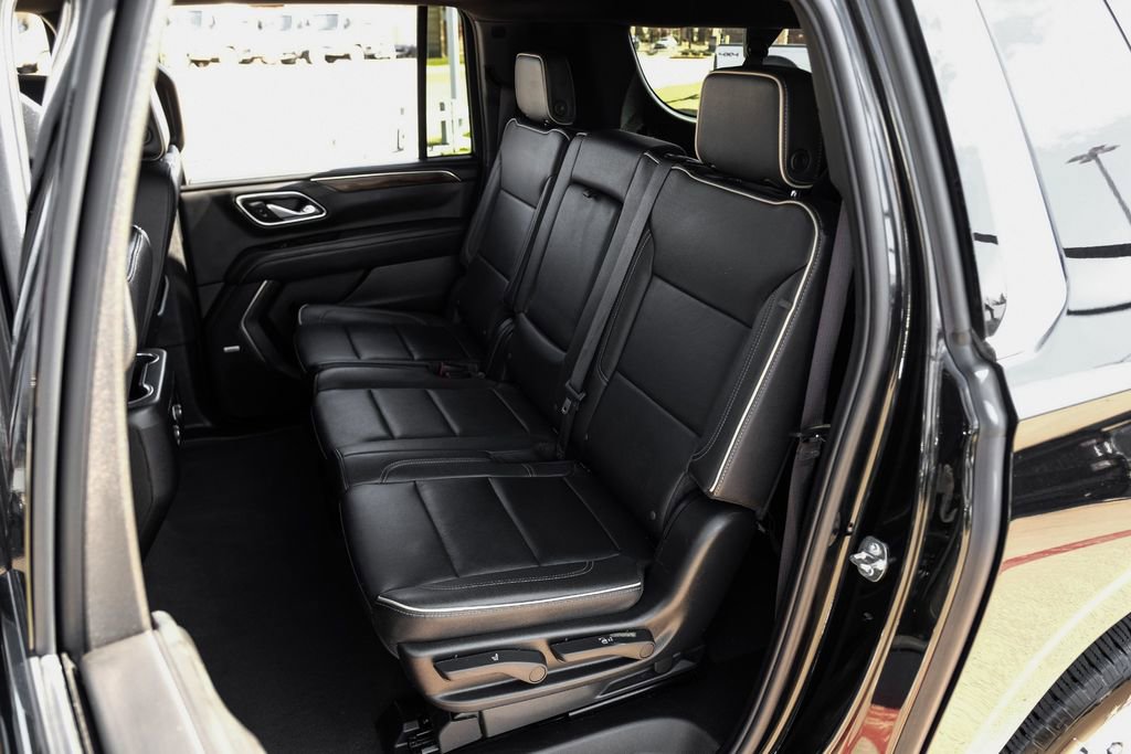 Used 2024 Chevrolet Suburban Premier image 41