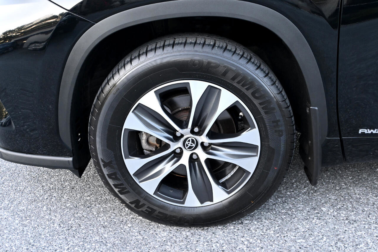 Used 2021 Toyota Highlander XLE image 37