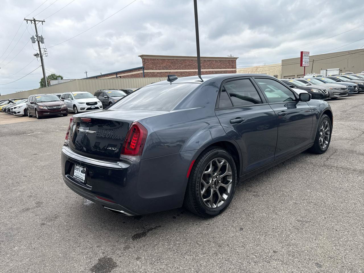 Used 2017 Chrysler 300 S AWD/4WD image 6