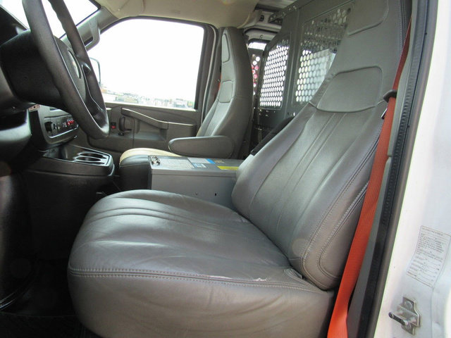 Used 2016 Chevrolet Express 2500 RWD image 27
