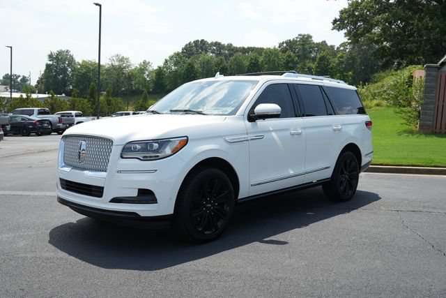 Used 2024 Lincoln Navigator Reserve AWD/4WD image 3