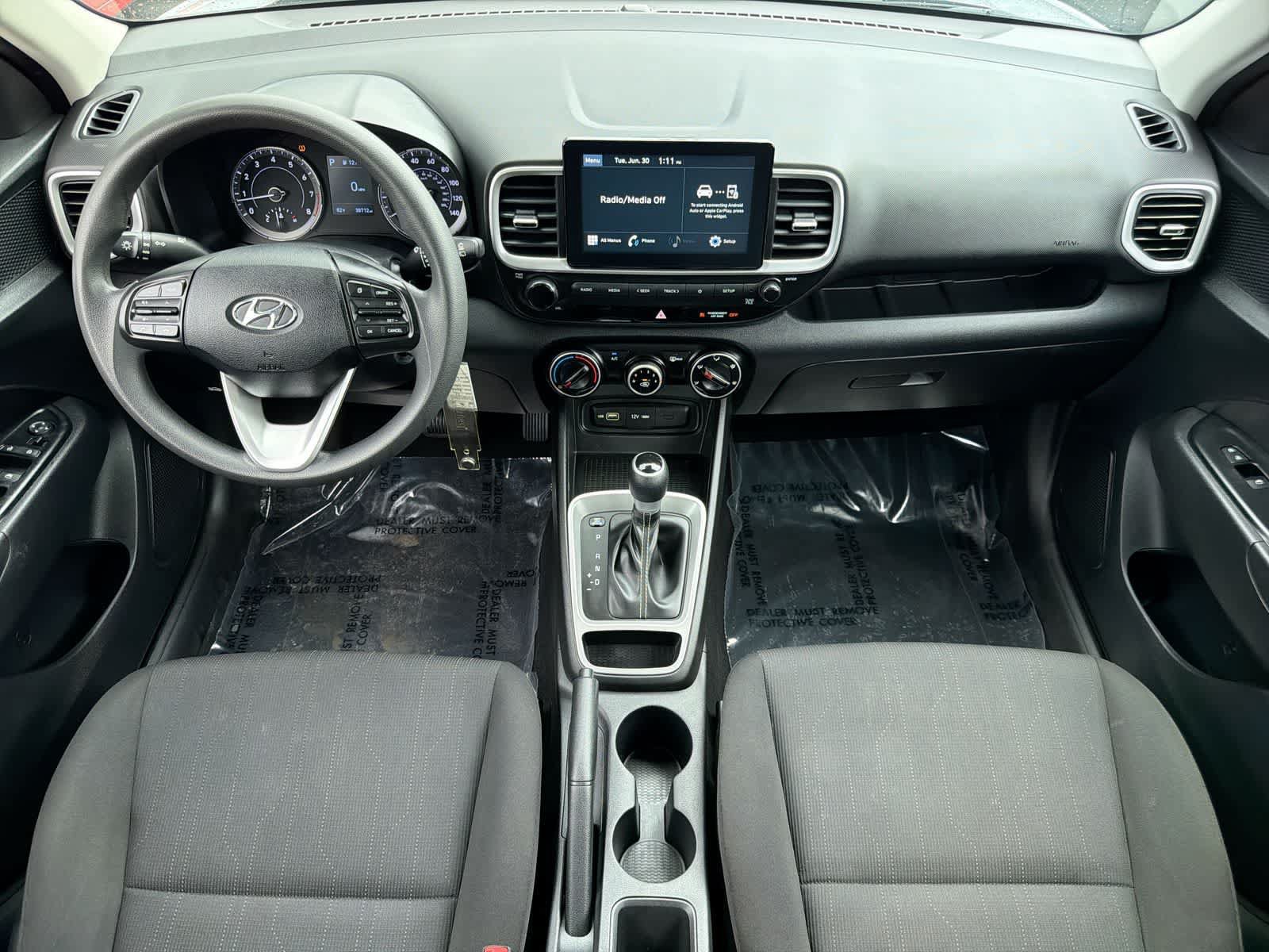 Used 2022 Hyundai Venue SE FWD image 16