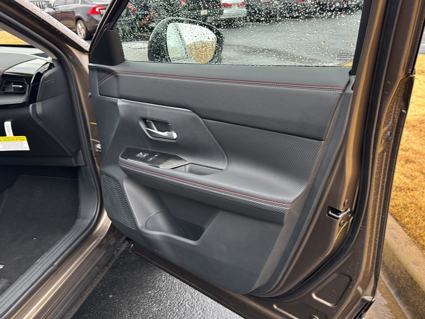 Used 2026 Nissan Kicks SR w/ SR Premium Package image 12