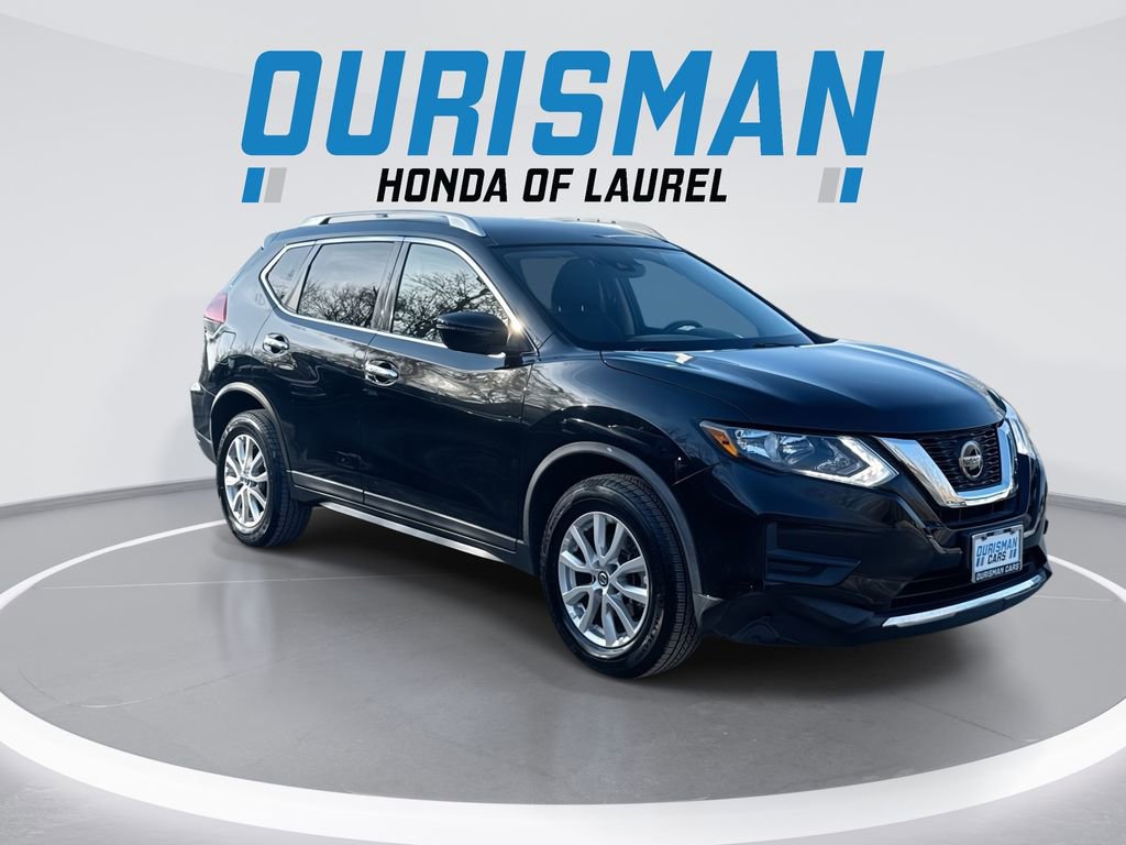 Used 2019 Nissan Rogue SV image 2