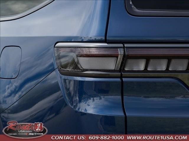 New 2026 Jeep Grand Wagoneer L Summit w/ Premium Group III AWD/4WD image 10