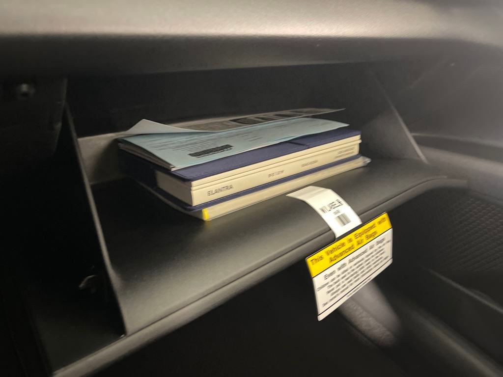 New 2025 Hyundai Elantra Limited image 23