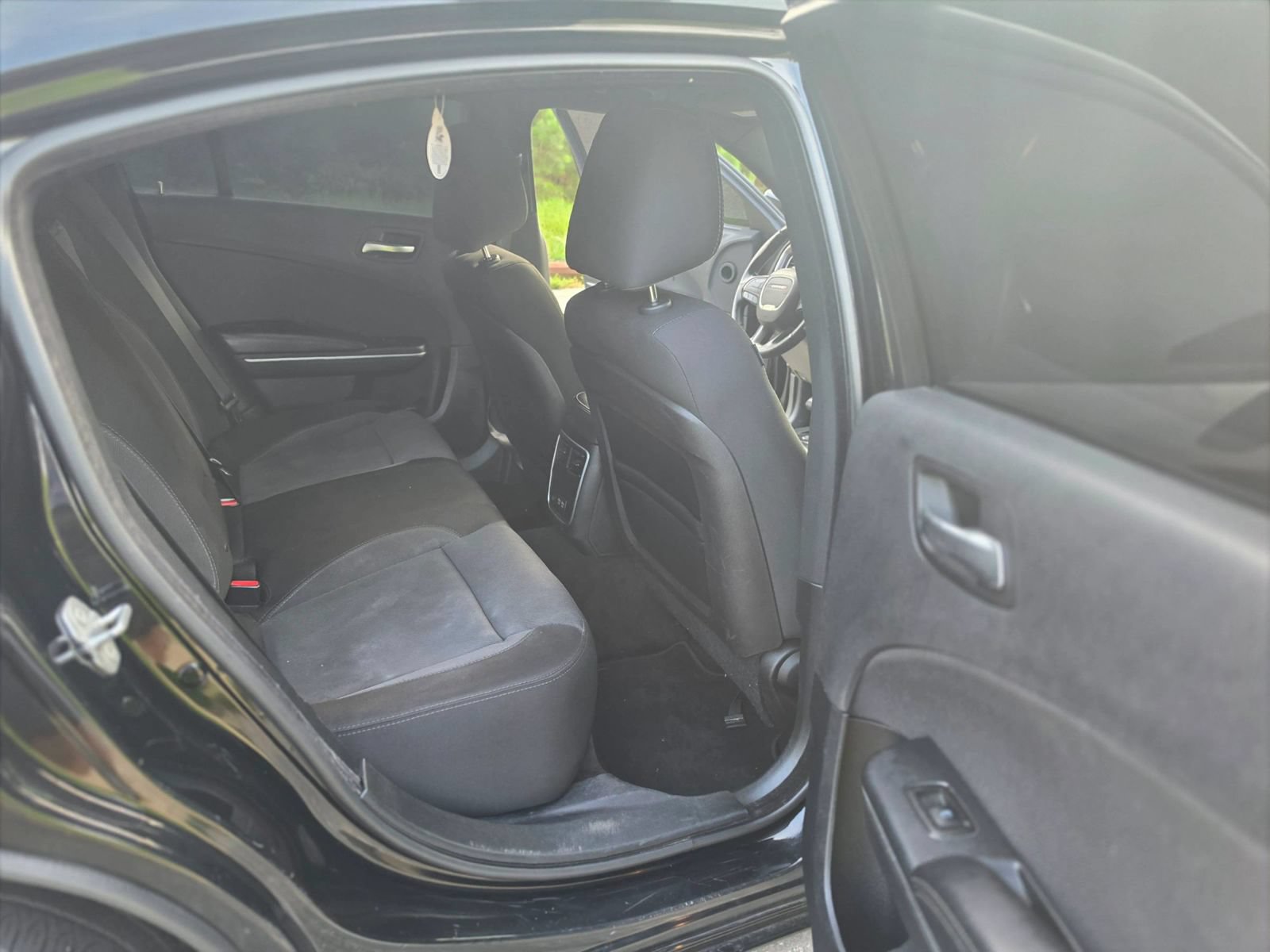Used 2015 Dodge Charger SE w/ Sport Appearance Group RWD image 12