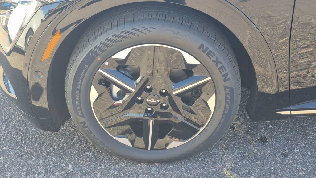 New 2025 Kia EV6 Wind image 18