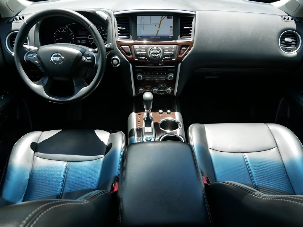 Used 2015 Nissan Pathfinder Platinum w/ Family Entertainment Package AWD/4WD image 14