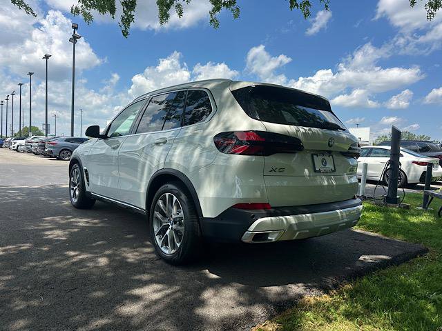 New 2026 BMW X5 xDrive50e AWD/4WD image 3