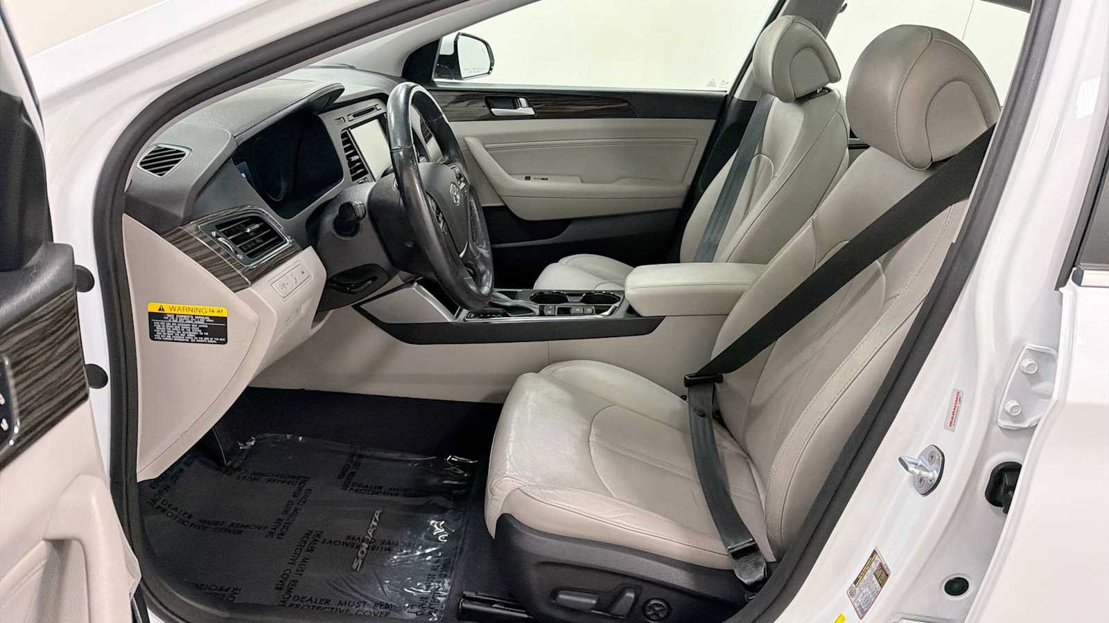 Used 2015 Hyundai Sonata Limited w/ Option Group 06 FWD image 13