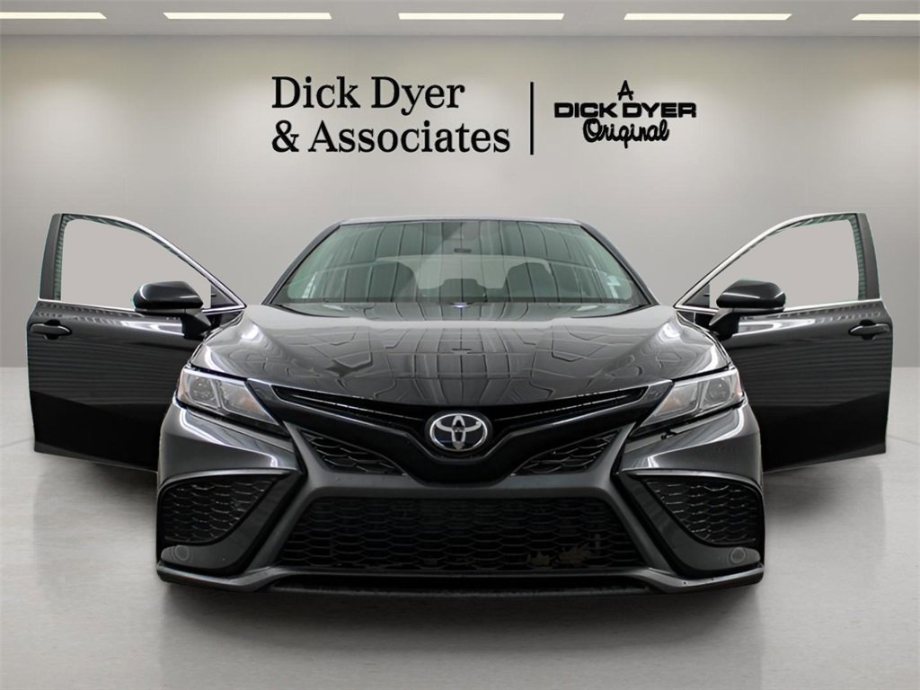 Used 2021 Toyota Camry SE image 10