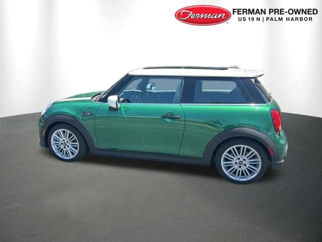 Used 2022 MINI Cooper S w/ Driver Assistance Package FWD image 2