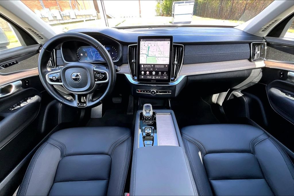 Used 2025 Volvo XC90 B6 Plus AWD/4WD image 19