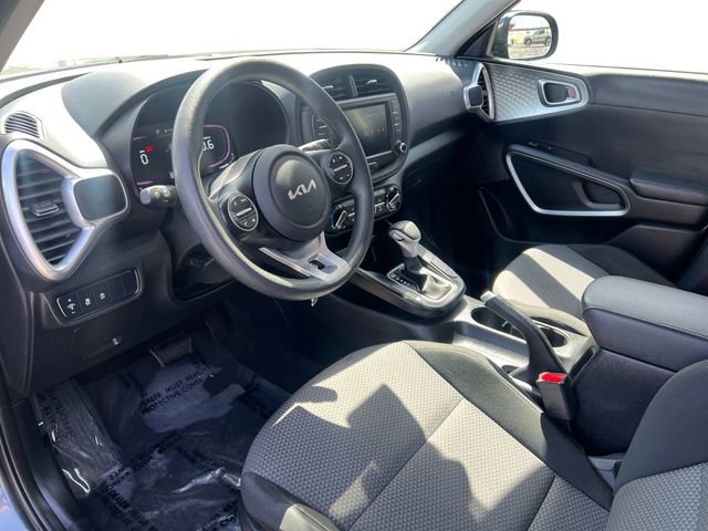 Used 2023 Kia Soul LX w/ LX Technology Package image 12
