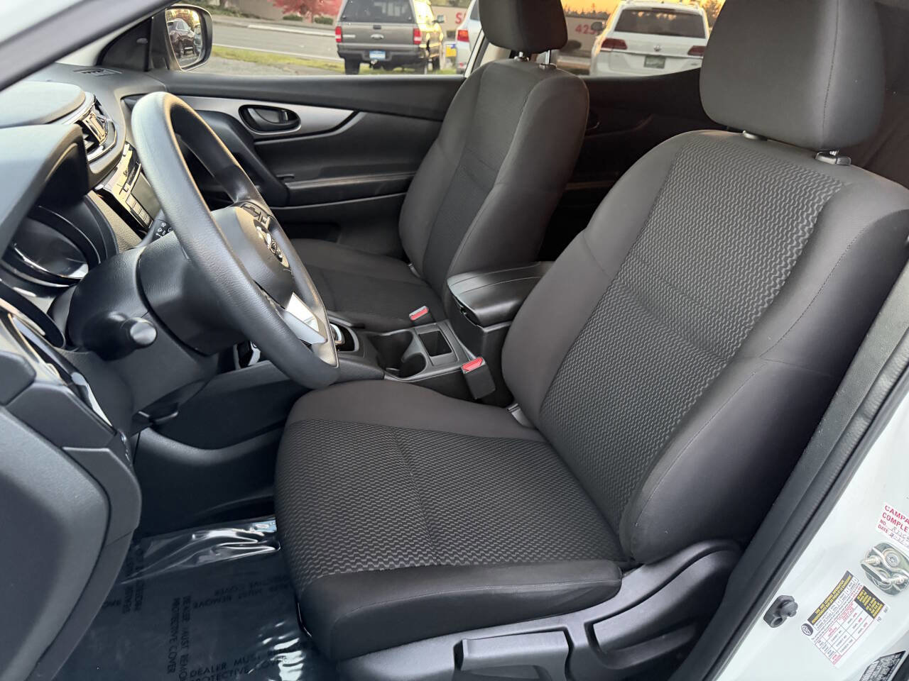 Used 2022 Nissan Rogue Sport S image 16