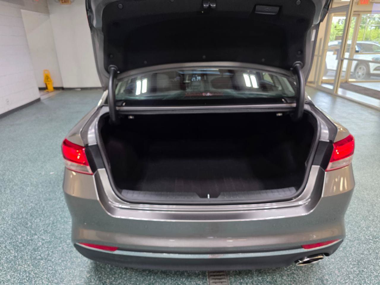 Used 2018 Kia Optima LX FWD image 20
