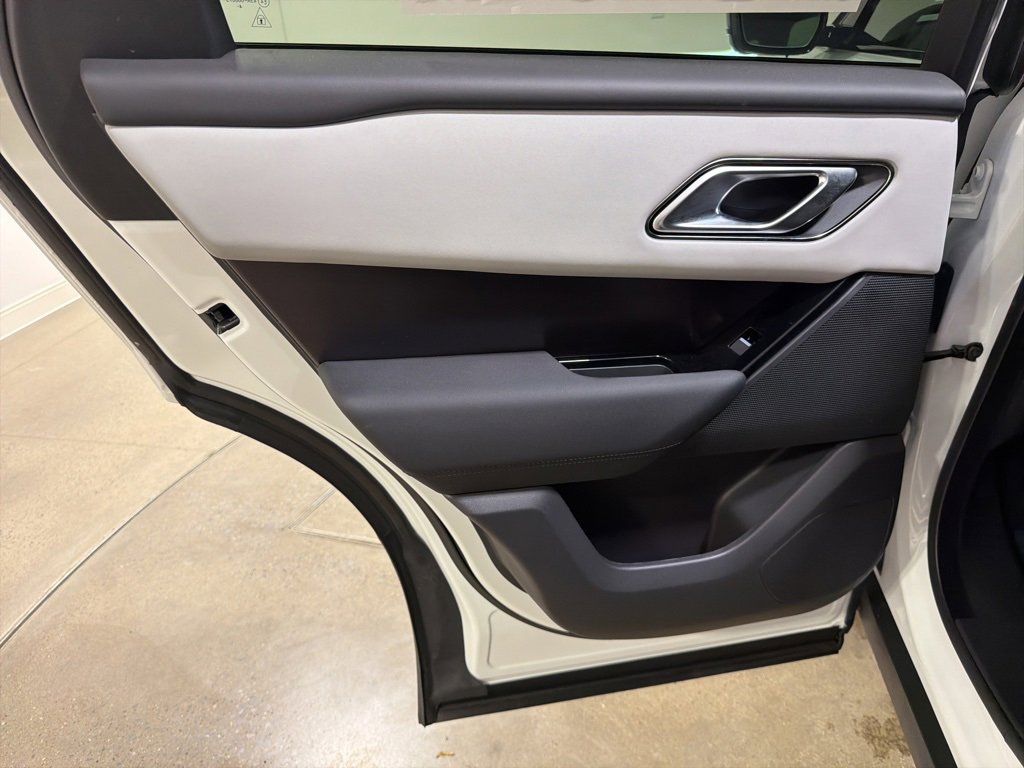 New 2026 Land Rover Range Rover Velar Dynamic SE image 20
