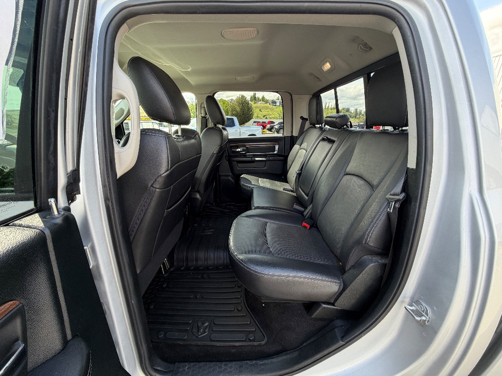 Used 2017 RAM 1500 Laramie w/ Convenience Group AWD/4WD image 3