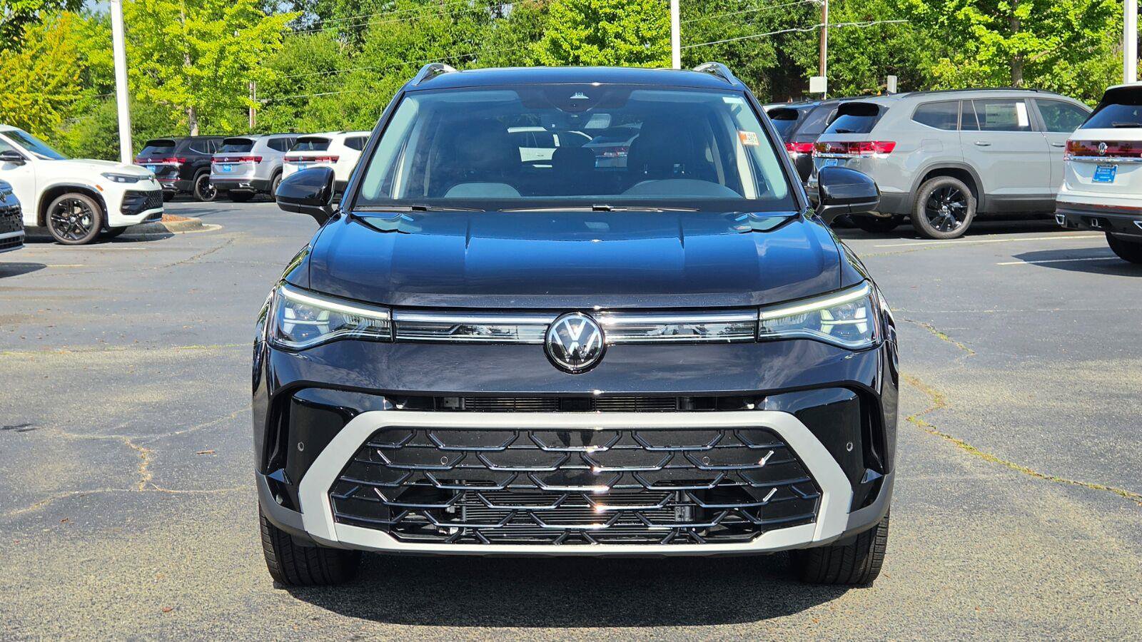 Used 2025 Volkswagen Taos SEL AWD/4WD image 8