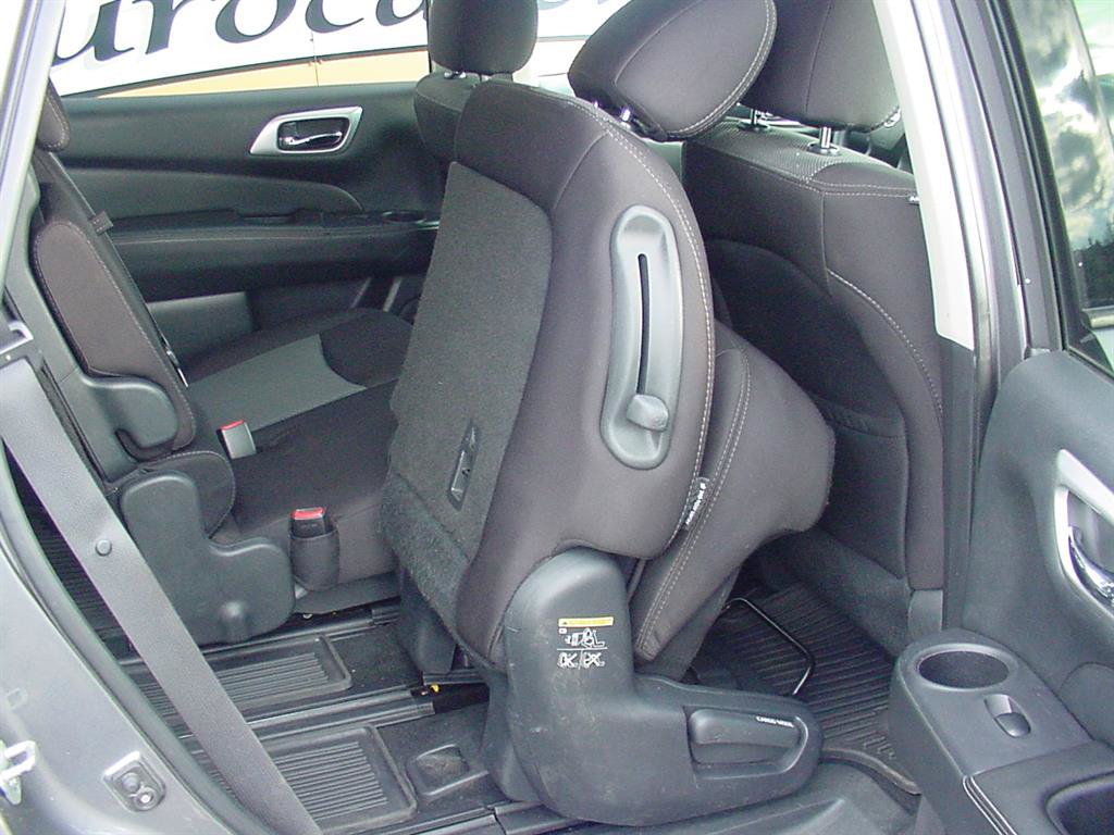 Used 2019 Nissan Pathfinder S AWD/4WD image 34