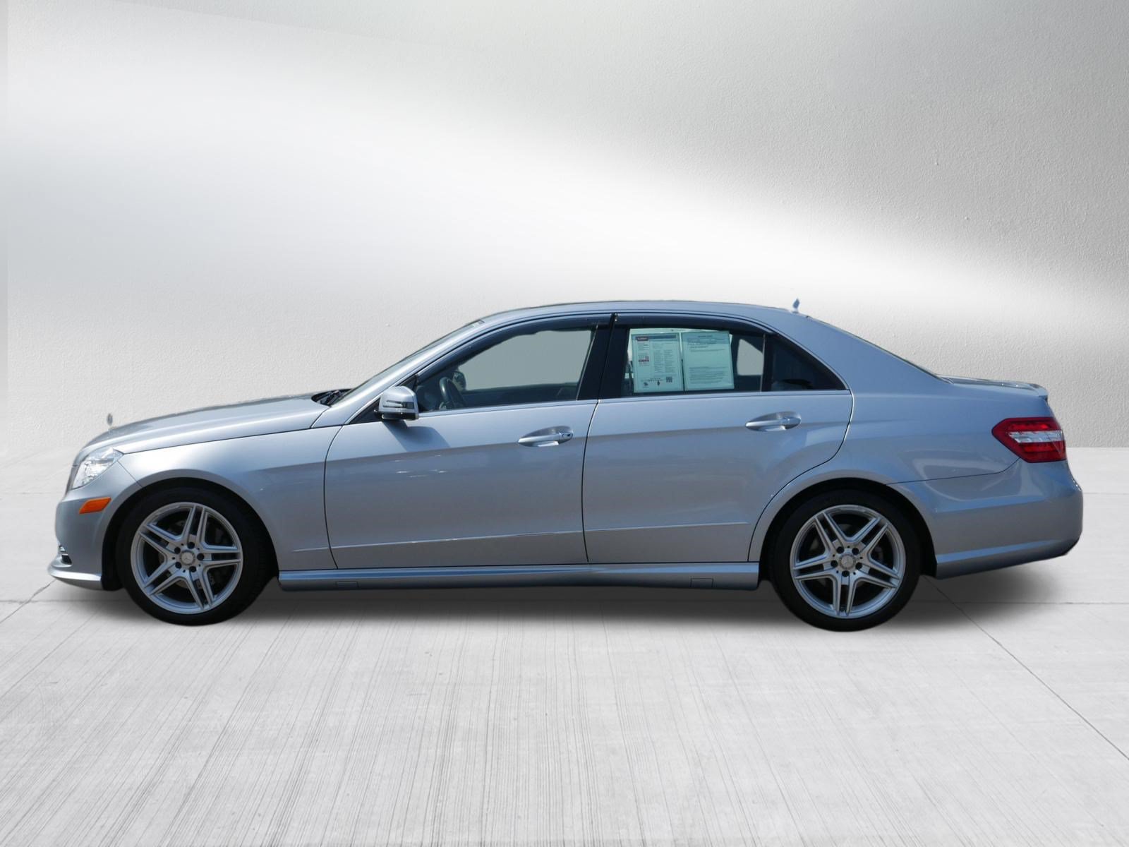 Used 2013 Mercedes-Benz E 350 4MATIC Sedan image 4