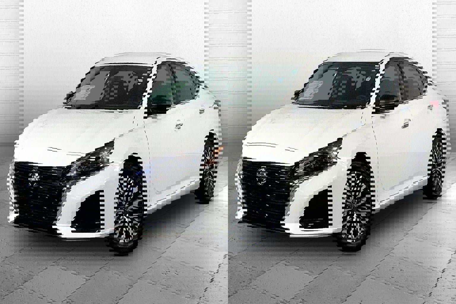 Used 2025 Nissan Altima 2.5 SV image 12