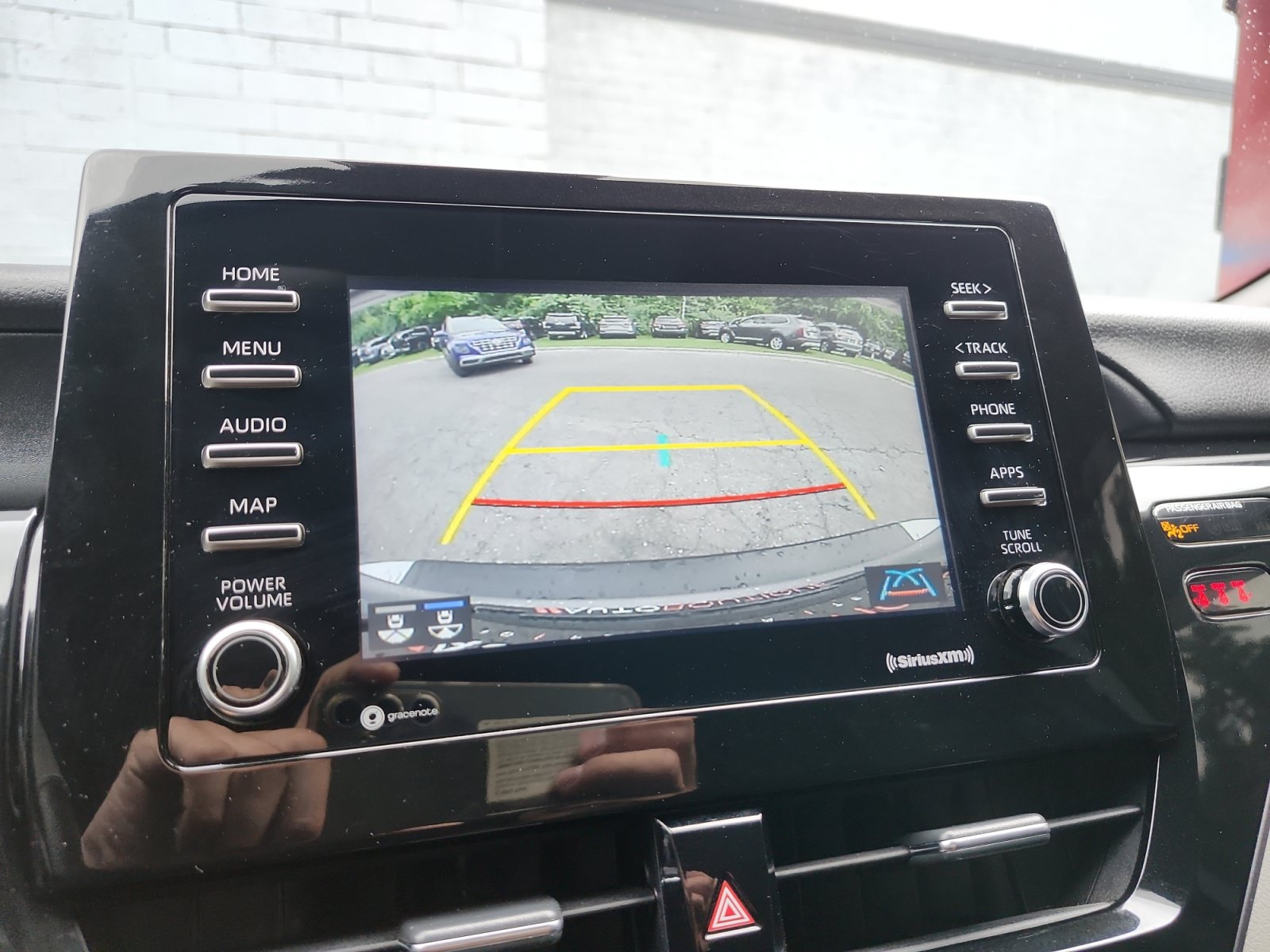Used 2022 Toyota Camry SE FWD image 17