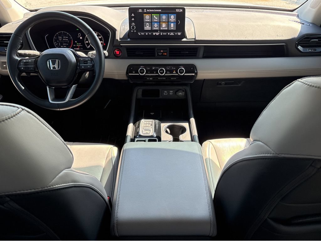 Used 2025 Honda Pilot EX-L image 11