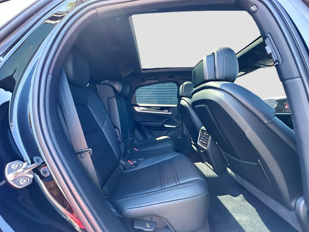 Certified 2026 Porsche Cayenne Coupe AWD/4WD image 29