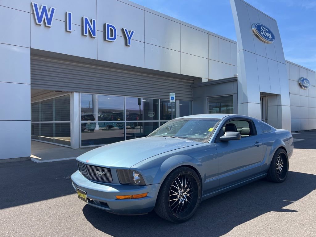 Used 2005 Ford Mustang Coupe RWD image 1
