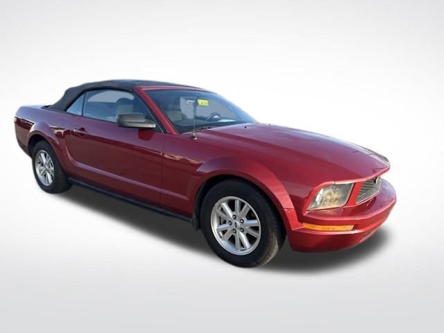 Used 2006 Ford Mustang Convertible image 5
