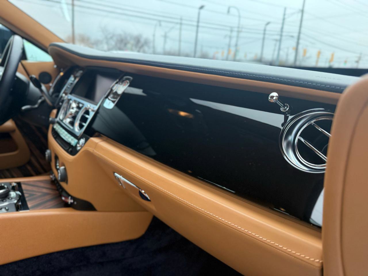 Used 2015 Rolls-Royce Wraith image 45