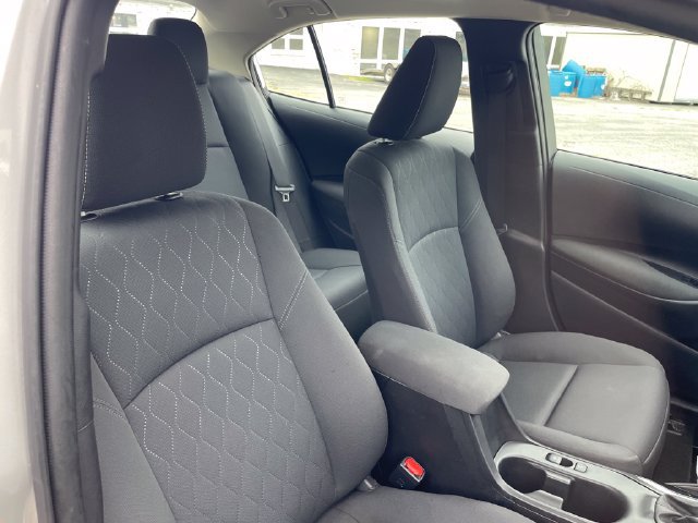 Used 2025 Toyota Corolla LE FWD image 27