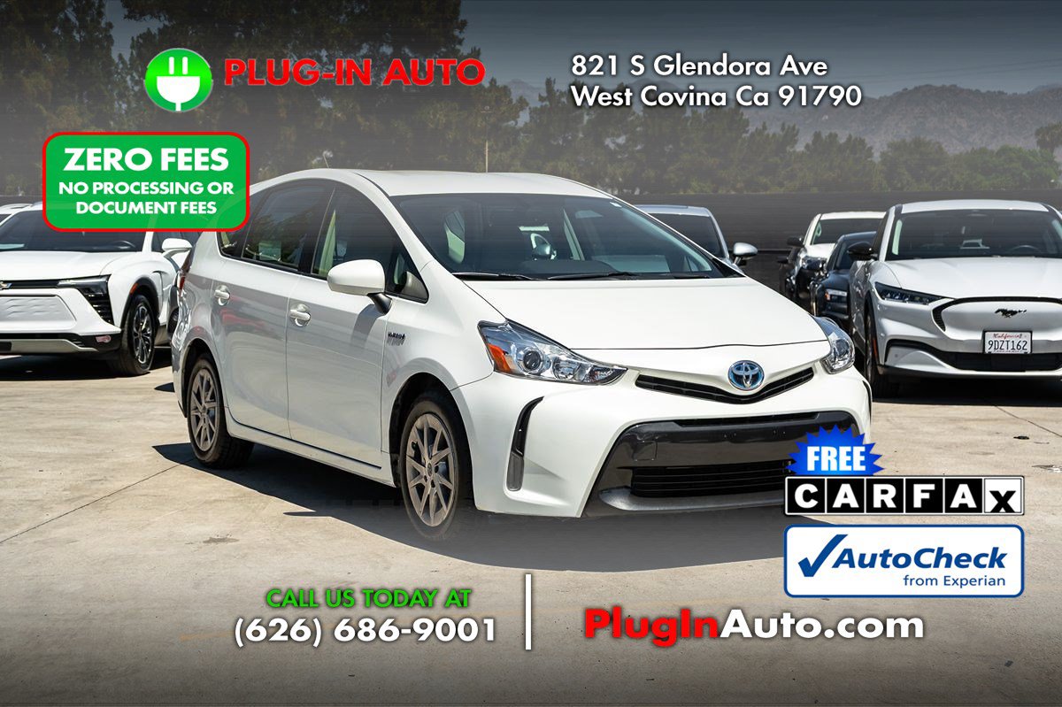 Used 2015 Toyota Prius V Four FWD image 3