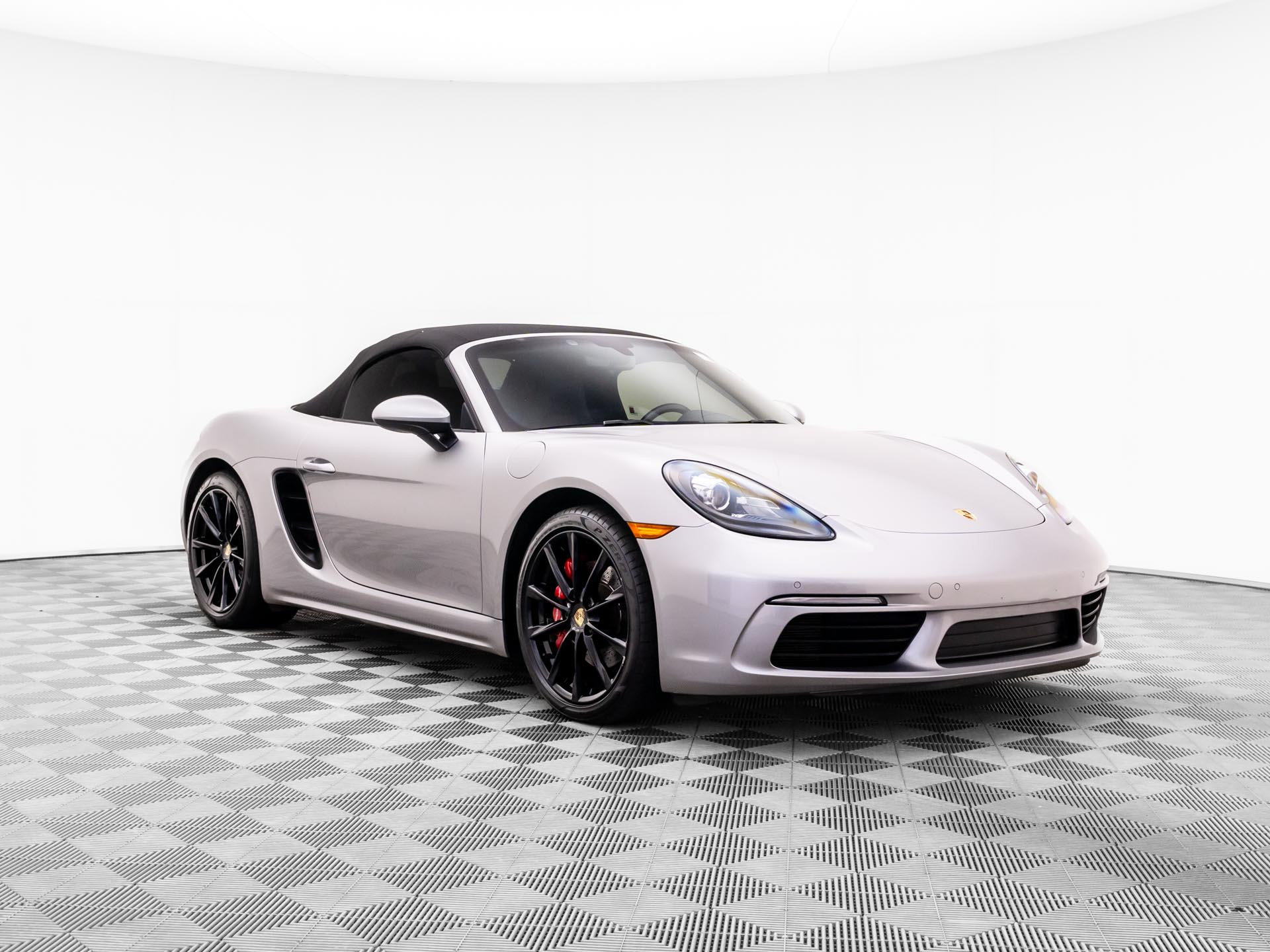 Used 2017 Porsche 718 Boxster S RWD image 6