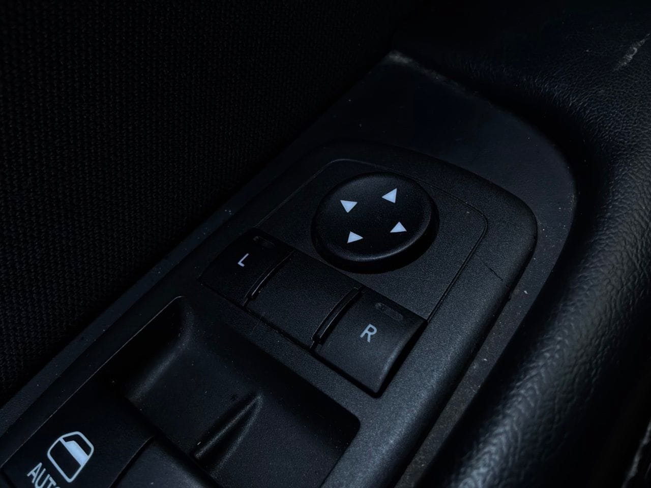 Used 2019 Dodge Challenger R/T w/ Driver Convenience Group RWD image 23