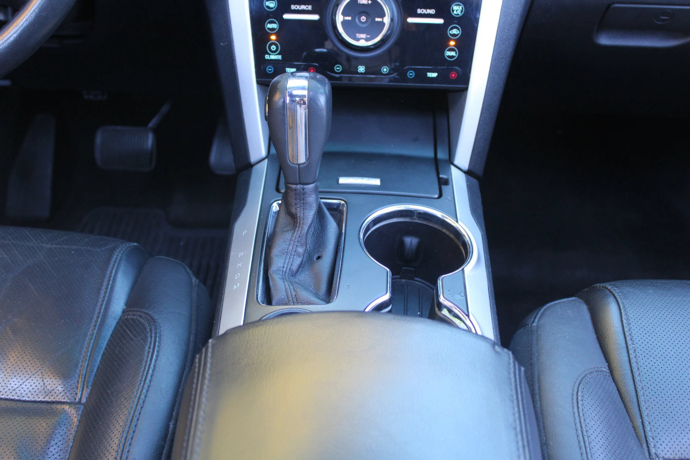 Used 2015 Ford Explorer Limited w/ Equipment Group 301A FWD image 15